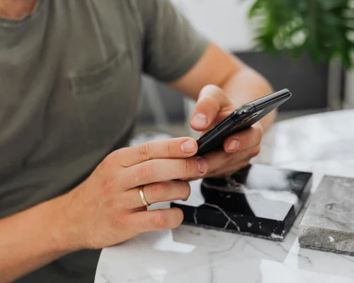 Top 5 Things to Check Before Buying a Used Smartphone in 2025